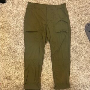 REI Women's Olive Cargo Pants 12 Petite